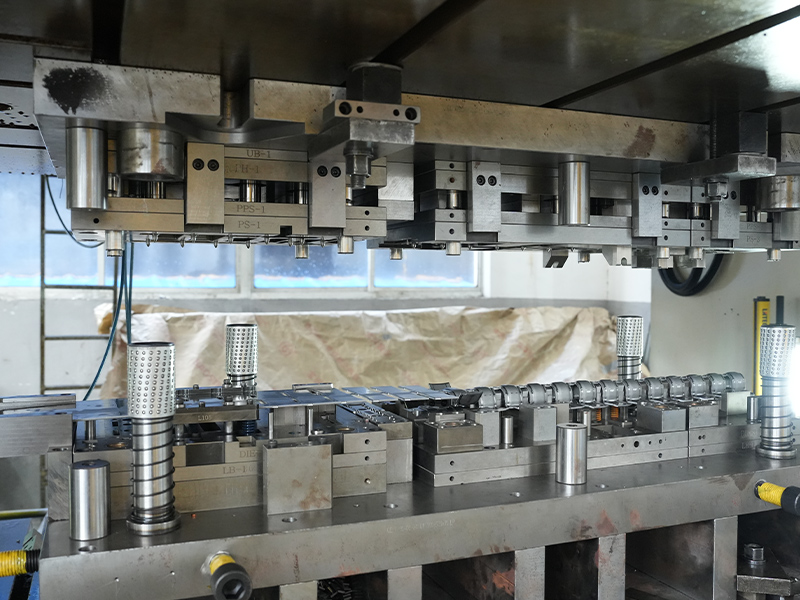 Proporcionarle las últimas noticias empresariales e industriales.