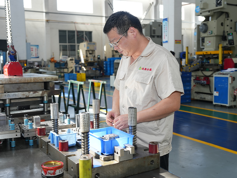 Perfección de estampado de aluminio: formación de precisión de piezas de estampado de aluminio